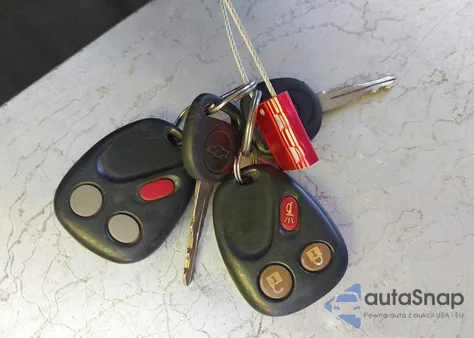 2003 Chevrolet Silverado 1500 Ls z USA, uszkodzony, nr VIN 2GCEC19V931101936